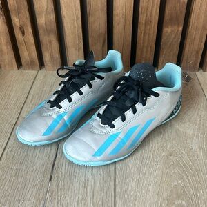 Indoor Soccer Shoes - Youth 3.5